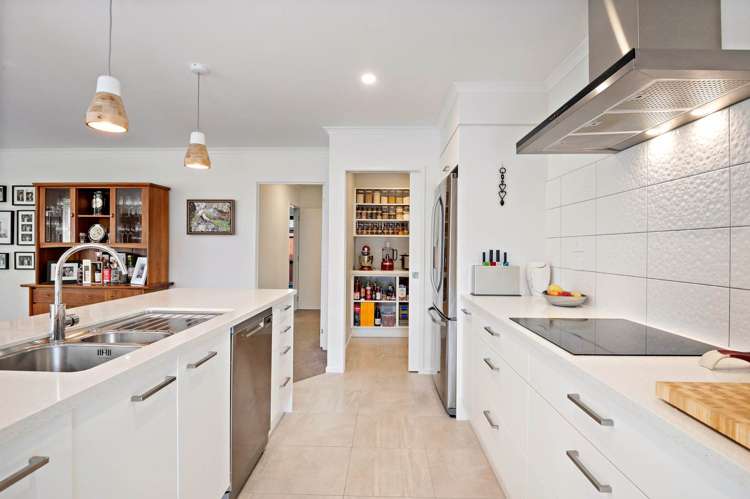 14 Papa Orchard Drive Kumeu_6