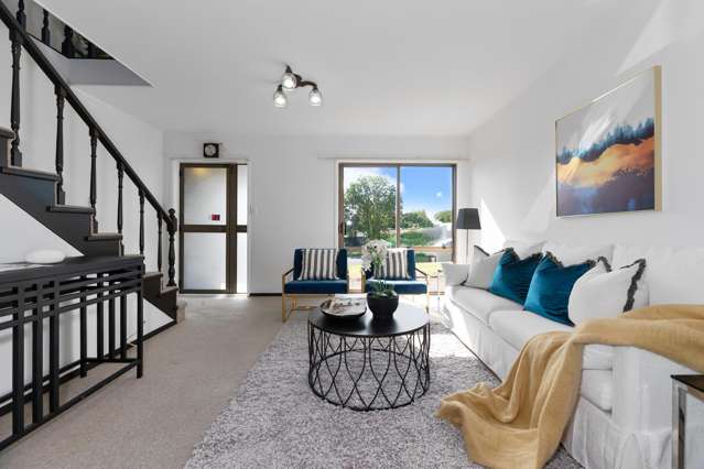 1A Malloy Place Eastern Beach_2