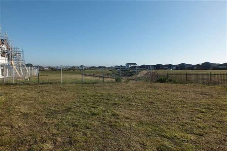 6 Vahsel Bay Place Wigram_12