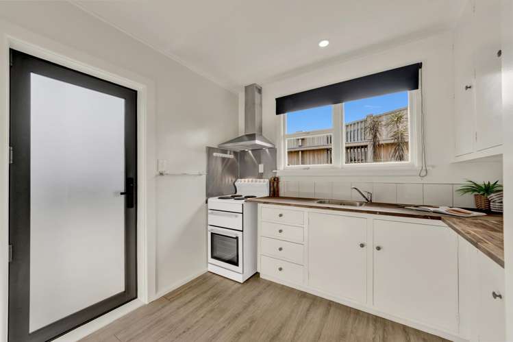 1041 Colombo Street St Albans_10
