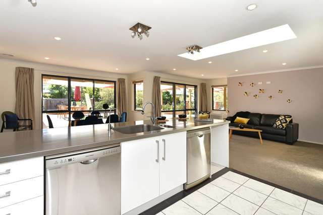 6 Ken Wadsworth Way Stoke_4