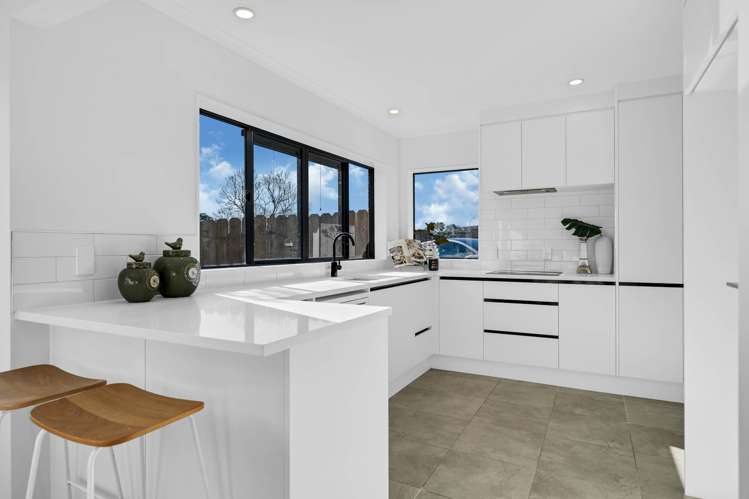 2/12 Solana Court Botany Downs_10