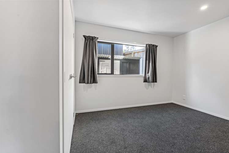 Units 1 and 2/10A Awanui Street Merrilands_19