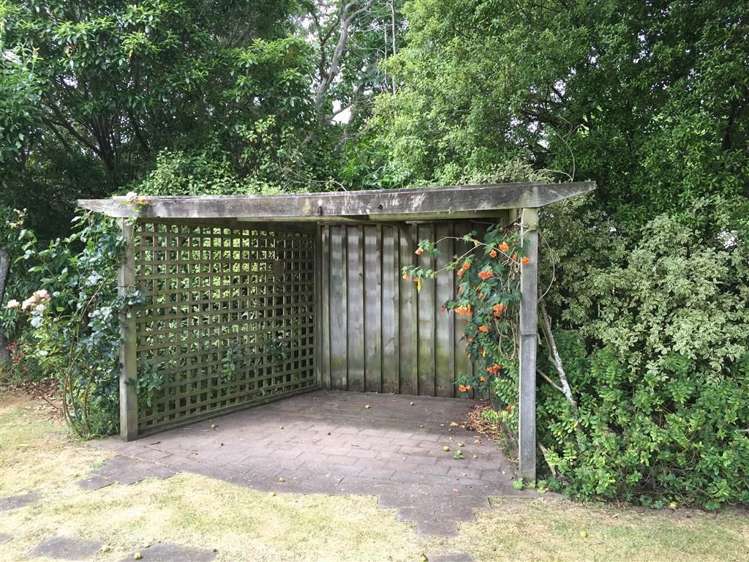 413 High Street South Carterton_5