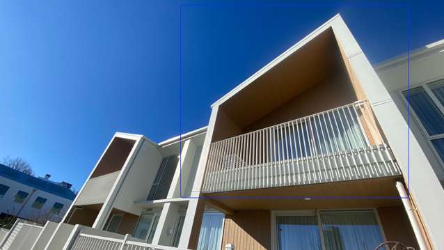Executive 2-Bd Townhouse –  ChCh Prime Front Row