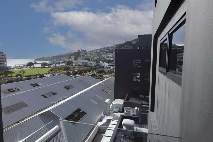 5J/257 Wakefield Street_0