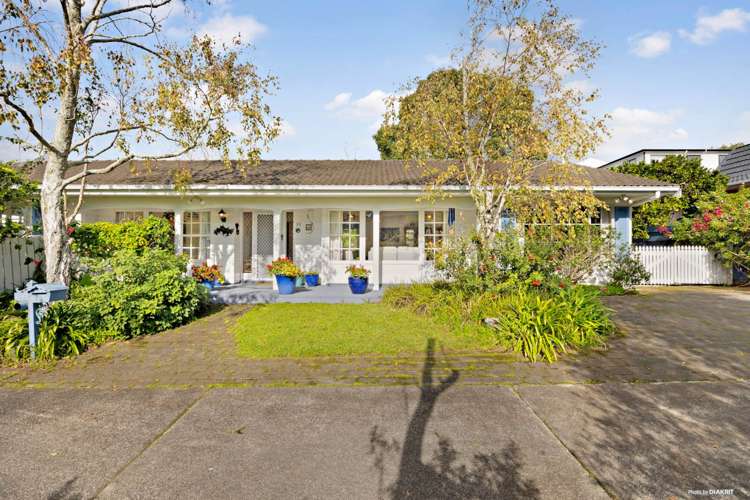 33 Glenmore Road Sunnyhills_26