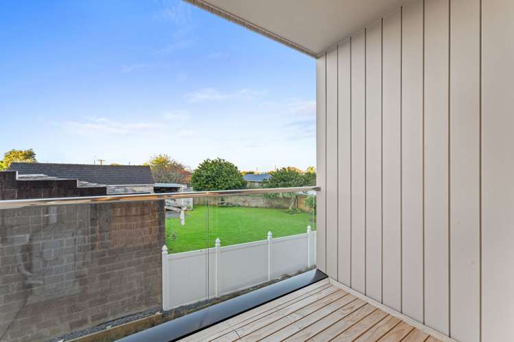 6/4 Toru Street Te Atatu Peninsula_3