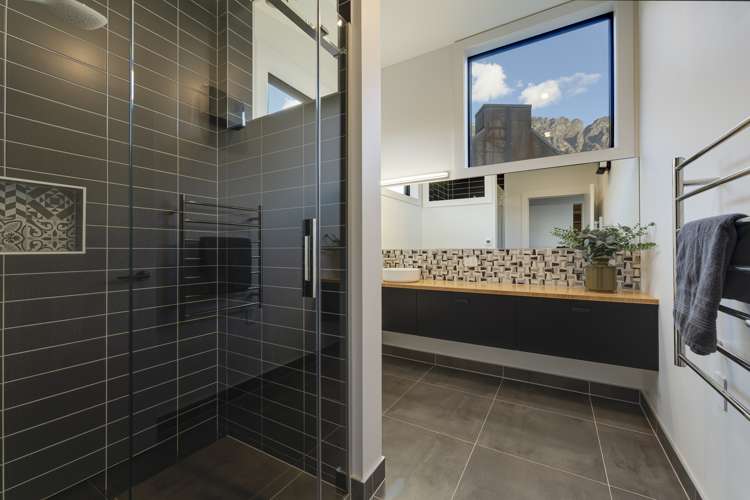 2 Falconer Rise Jacks Point_12