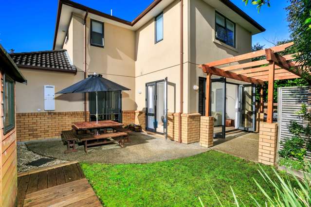 4 Greenbough Lane Greenhithe_2
