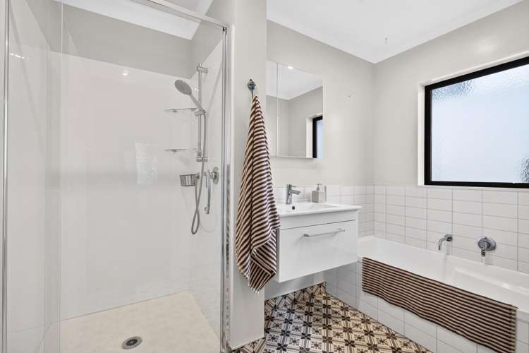 20B Cambridge Road Riverhead_21