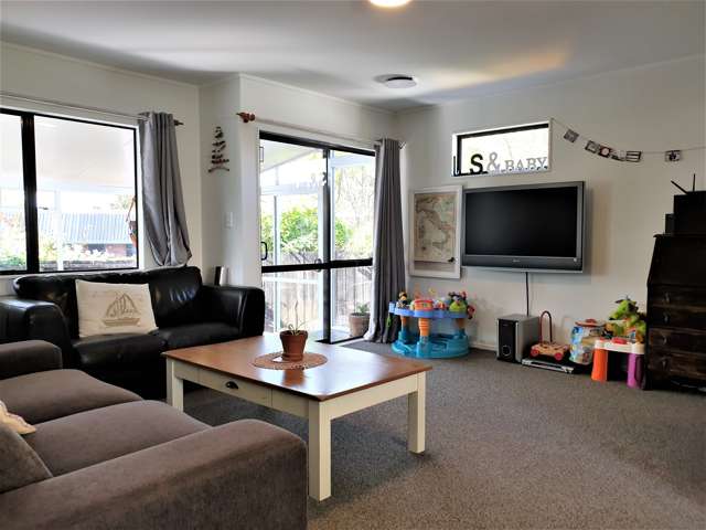 2/20 Glenhaven Place Te Atatu Peninsula_1