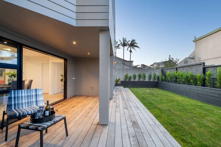 1/8 Clifton Road Waiake_1