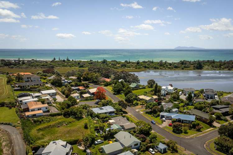 2 Denby Close Athenree_40