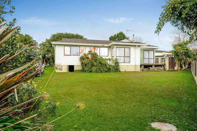 18 Glucina Place Glen Eden_1