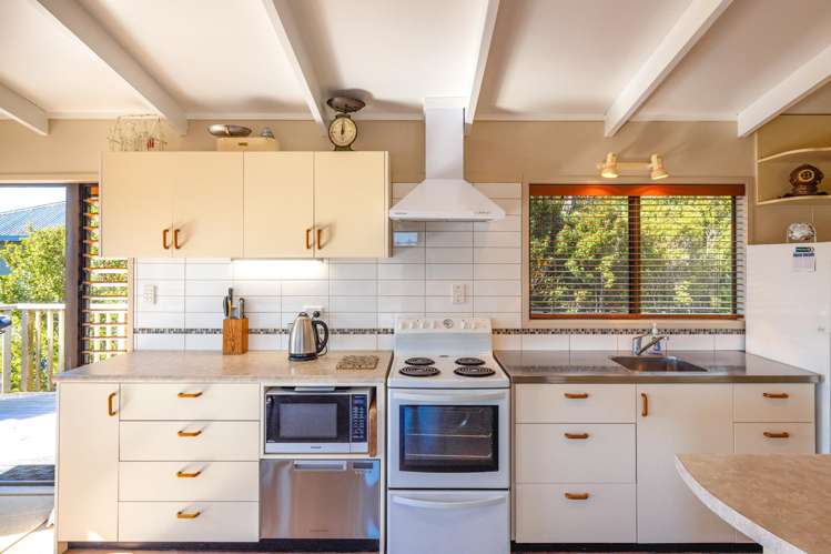 19 Huia Street Oneroa_8