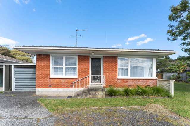 Tidy 2 Bedroom – New Carpet, Curtains & Paint ...