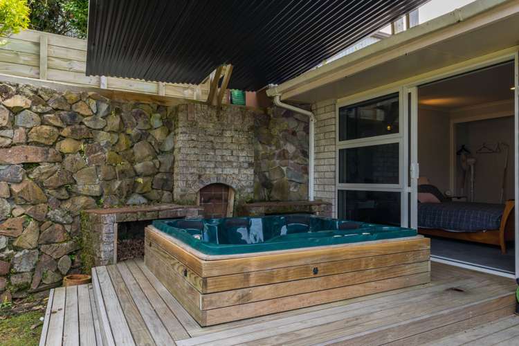 2/6 Armstrong Grove Hilltop_15