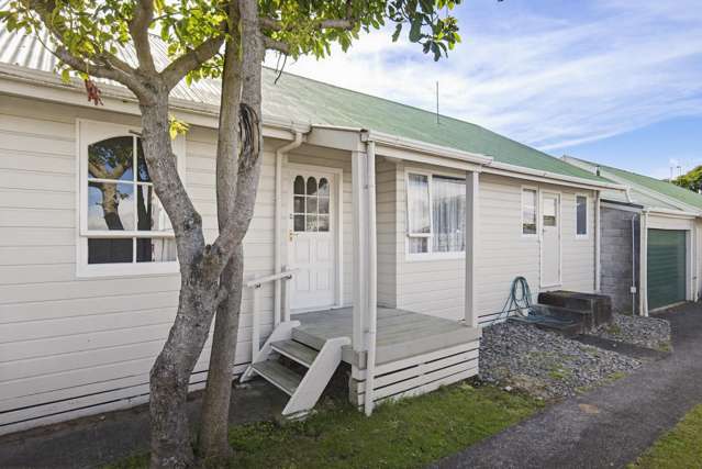 90 Eatwell Ave Paraparaumu Beach_1