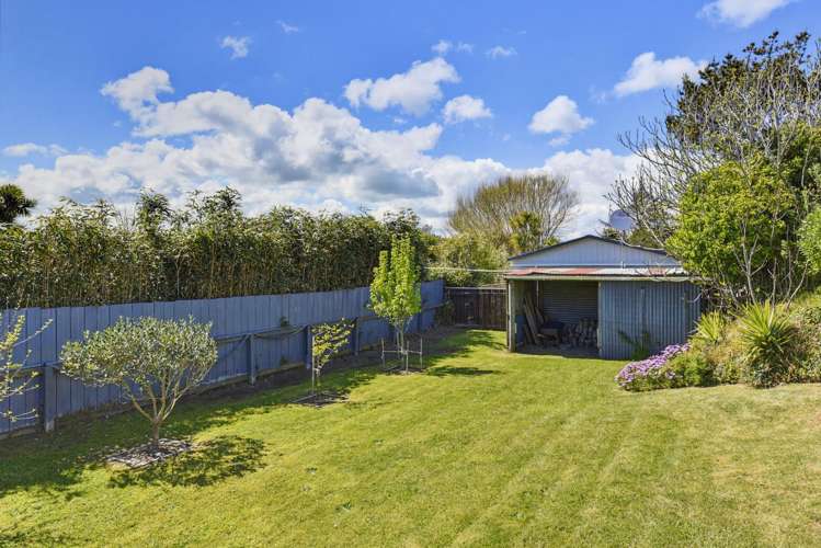 15 Muaupoko Street Hokio Beach_37