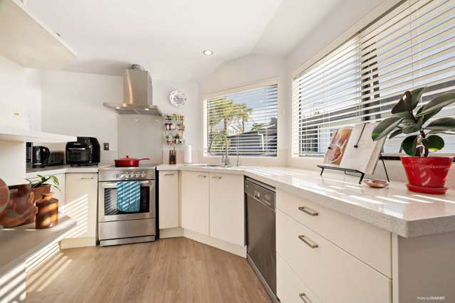 6/12 Wernham Place Northcote_4