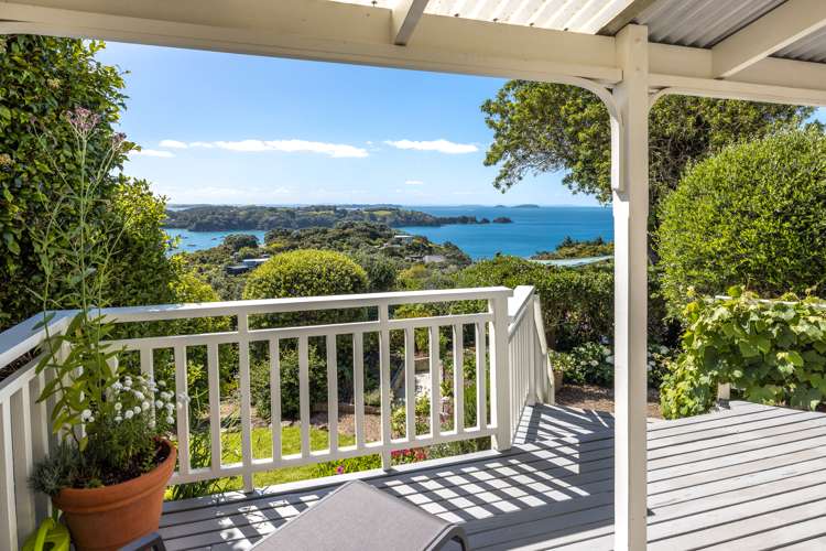 44 Queens Drive Oneroa_19