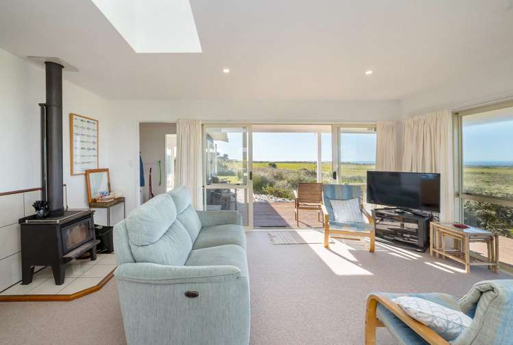 6 Beach Road Flat Point_9