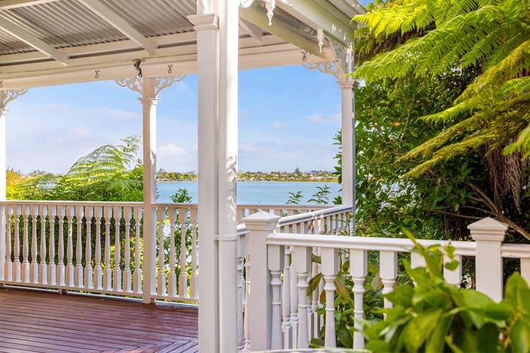 47 Chatham Avenue Paremoremo_19