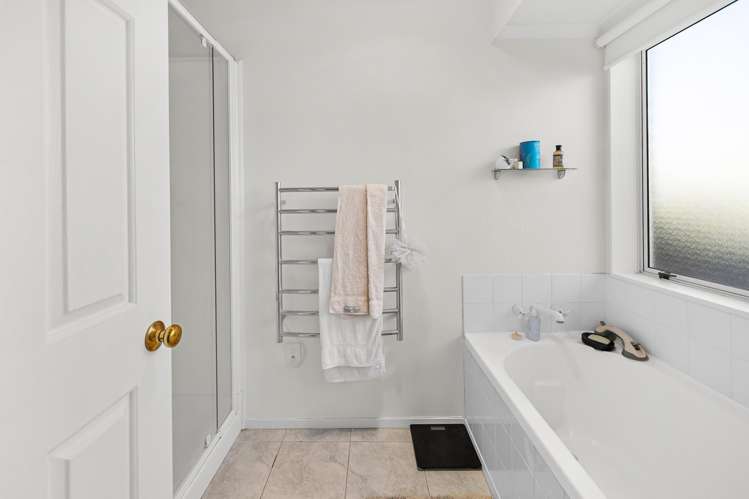 1 Cobbe Place Pomare_8