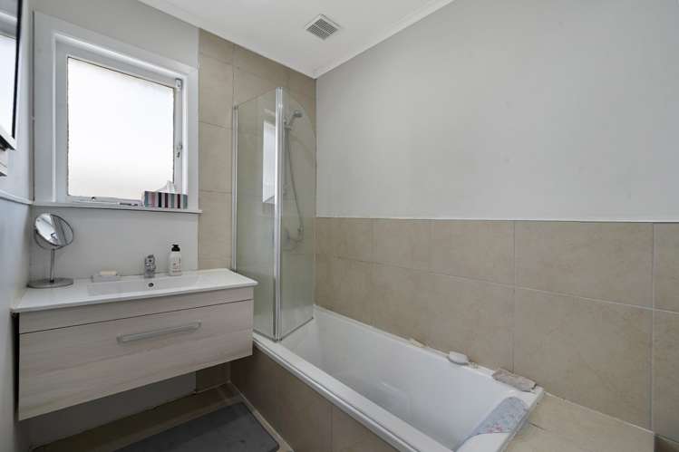 19 Lynwood Road New Lynn_15