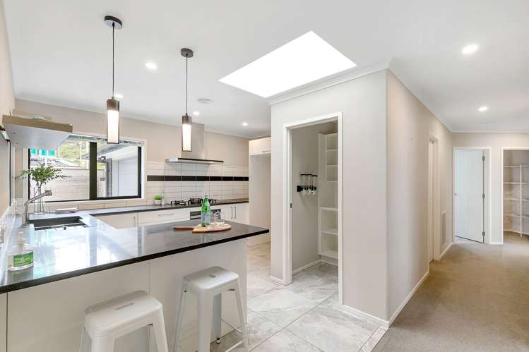117 Queen Charlotte Drive Aotea_9