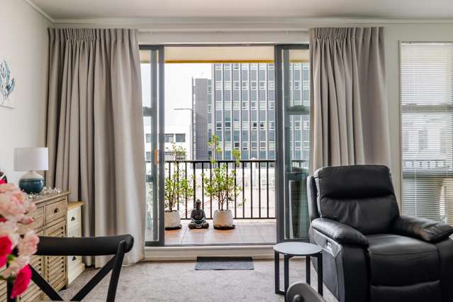 3F/6 Queen Street Palmerston North Central_1