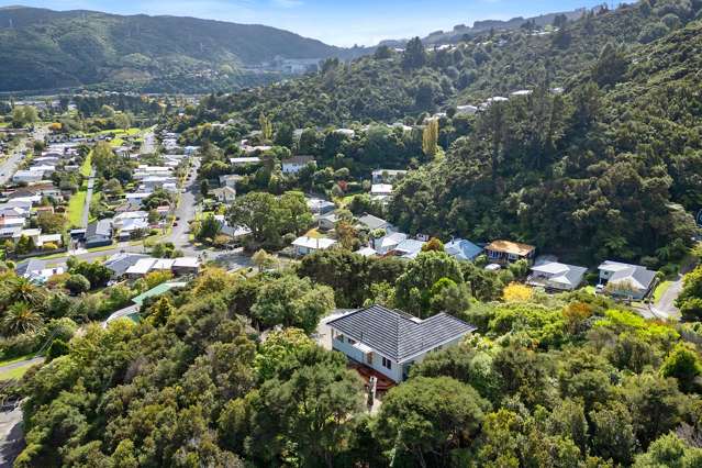 27 James Grove Stokes Valley_1