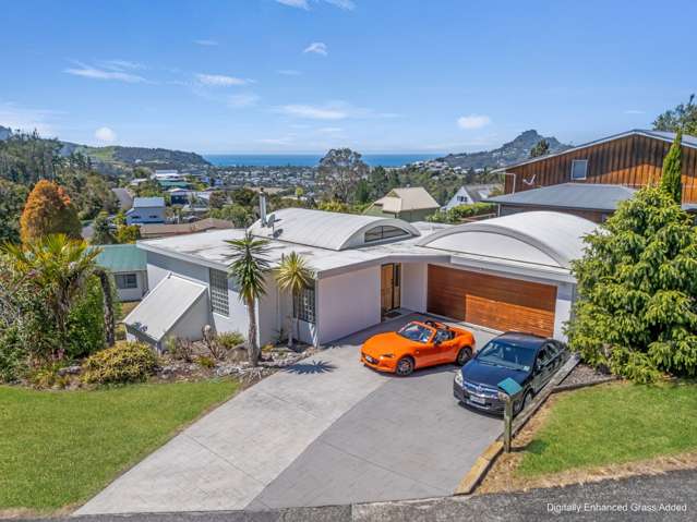 Spacious Family Home with Ocean Outlooks