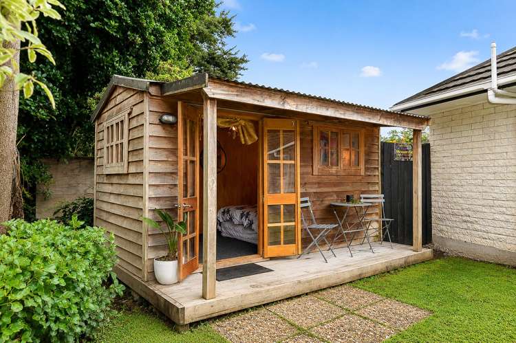 12 McLaren Place Chedworth_32