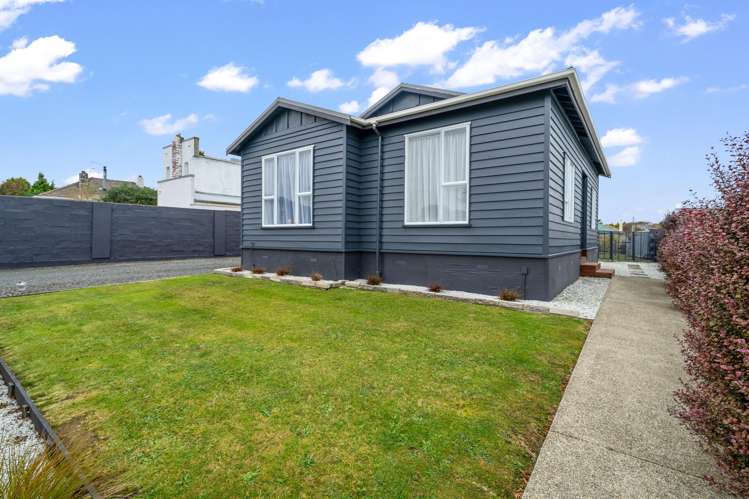 22 Coronation Street Strathern_18