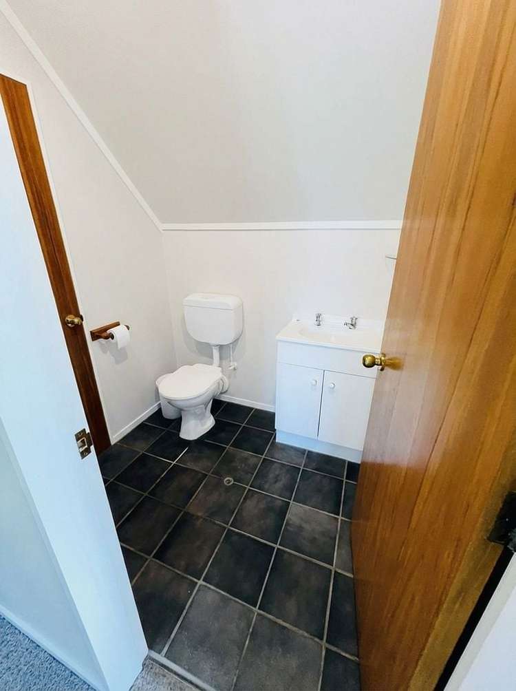 3 Hastings Grove Wainuiomata_14