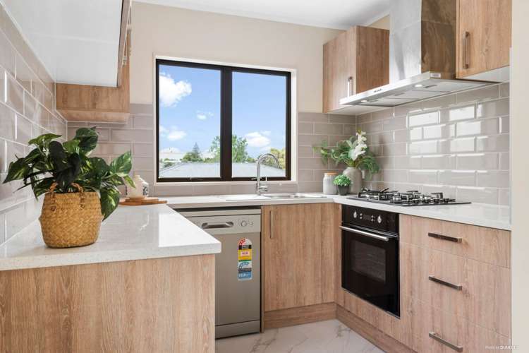 15a Gill Avenue Te Atatu Peninsula_7