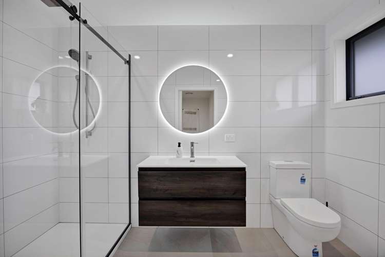 11 Othello (Lot 5) Stratford_16