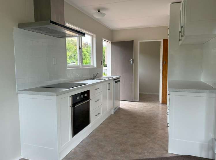 128 Lord Rutherford Road South 1879_5