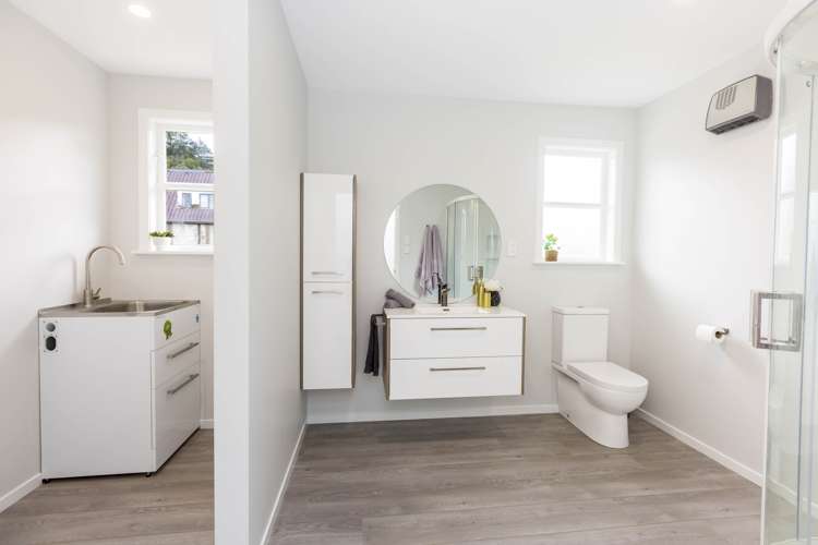 11 Richard Grove Stokes Valley_11