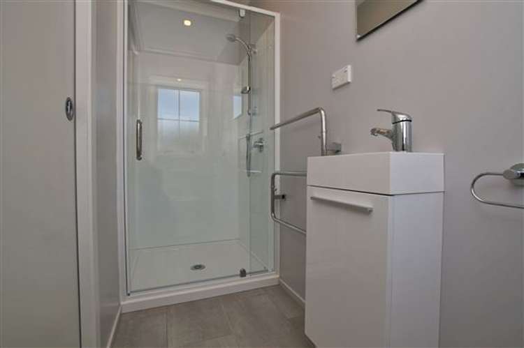 5 Queens Park Crescent Frankton_4