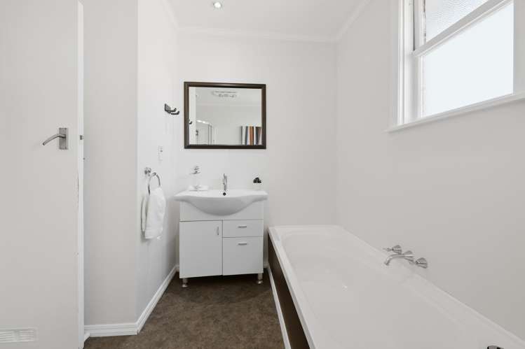 5 Columba Avenue Calton Hill_14