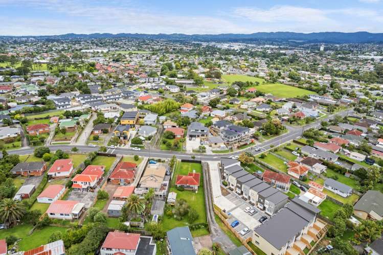 19 Vodanovich Road Te Atatu South_27