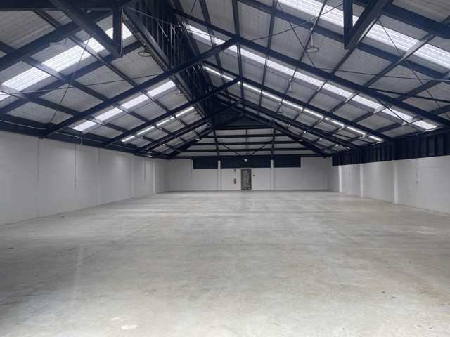 500m&sup2; Te Atatu Warehouse For Lease