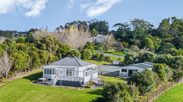 A Cosy Villa in Puhoi's Best-Kept Secret