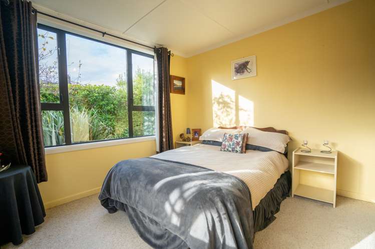 82 Lochiel Bridge Road Winton Surrounds_8