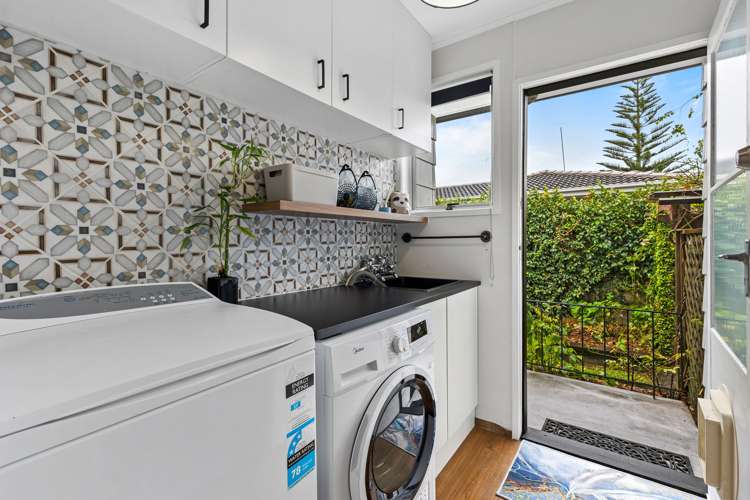 2/57 Solar Road Glen Eden_18