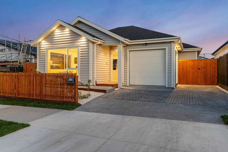 375 Te Taruna Drive_1