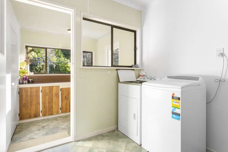 17 Atarua Gardens Waiatarua_21